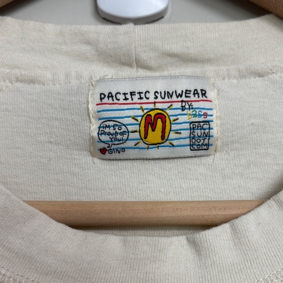 Pacific Sunwear Cream Tee with Yellow Sun & Green/Red Suitcase Graphic M Medium - Picture 2 of 5